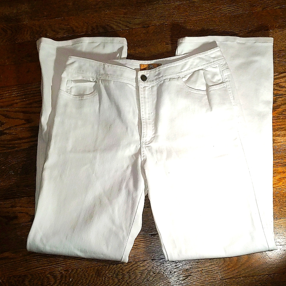 Dana Buchman wide leg  cream jeans